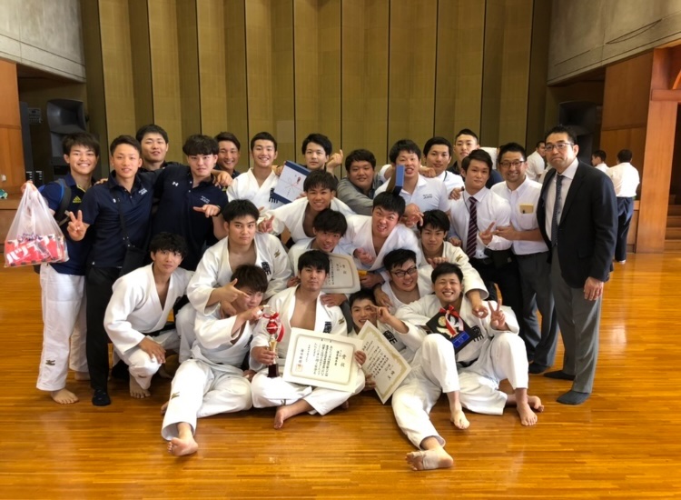 愛知大学柔道部の仲間と